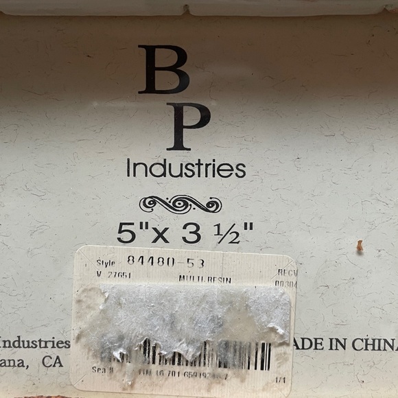 Garden-Themed Picture Frame with Floral Accents - Picture 3 of 3